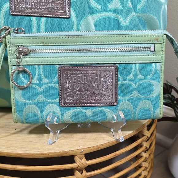 Coach Poppy Signature Tote with Matching Wallet - Picture 2 of 16